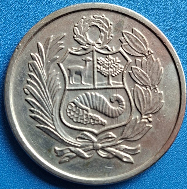 Peru 100 Soles de Oro Coin – 1982 Vintage Collectible